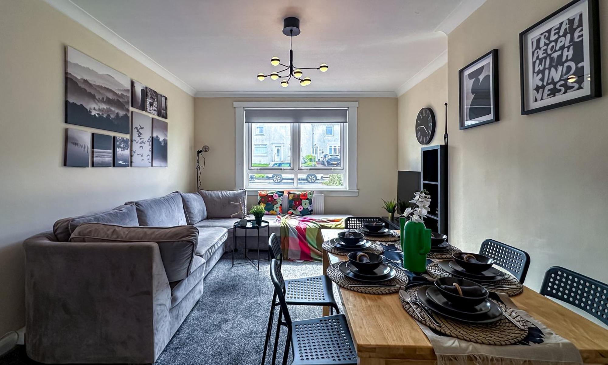 Colourful Life-house Near Glasgow Holiday home Clydebank