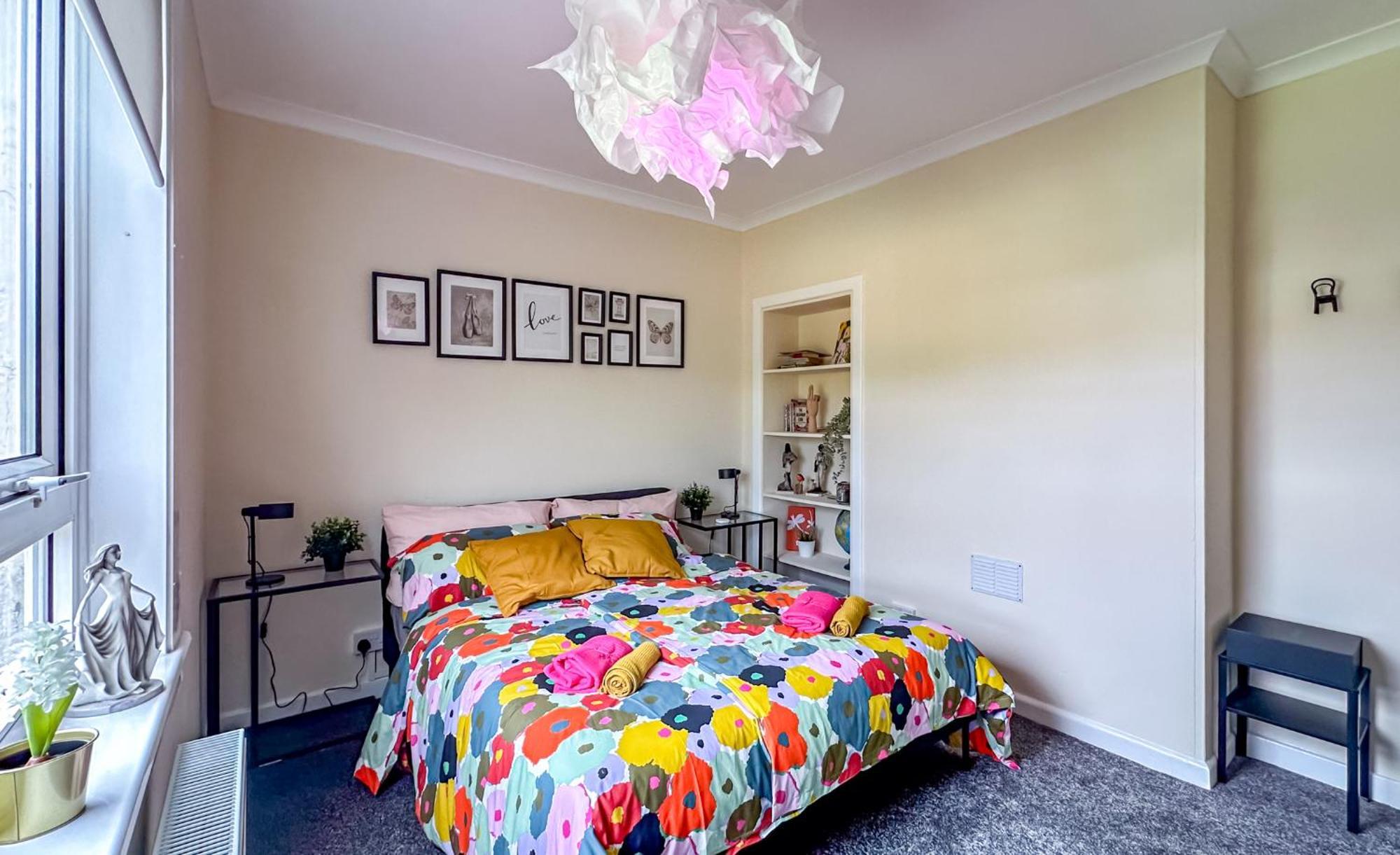 Colourful Life-house Near Glasgow Holiday home *